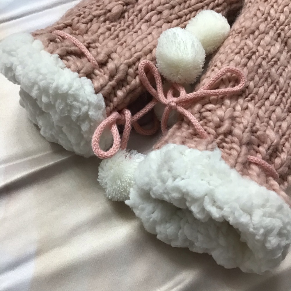 NEW Anti-Slip Sherpa Lined Socks - Picture 3 of 7